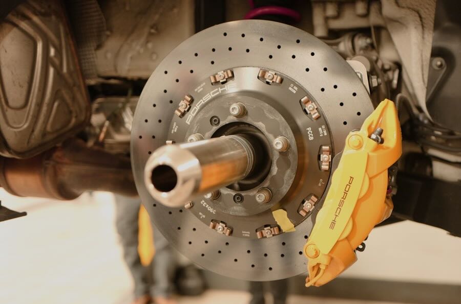 Some serious GT3 RS brakes